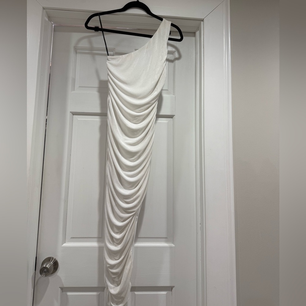 Forever 21 One-Shoulder White Ruched Bodycon Asymmetrical Dress